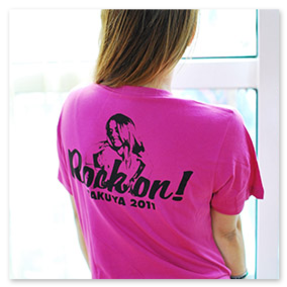 maglietta rosa con stampa su schiena personaliizata